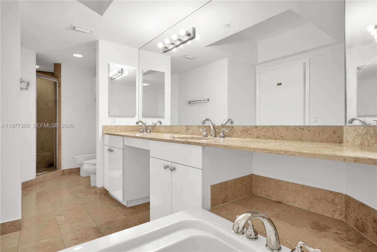 Blue Diamond at 4779 Collins Ave, Miami Beach, FL 33140 - For Rent photo 29