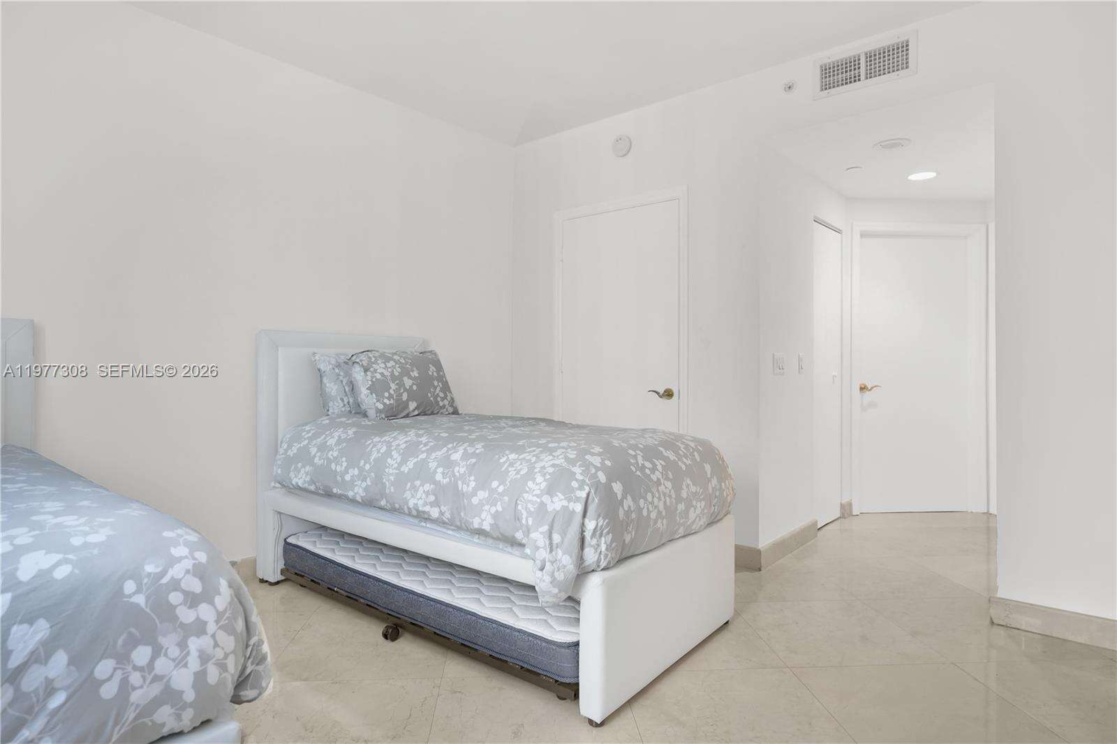 Blue Diamond at 4779 Collins Ave, Miami Beach, FL 33140 - For Rent photo 37