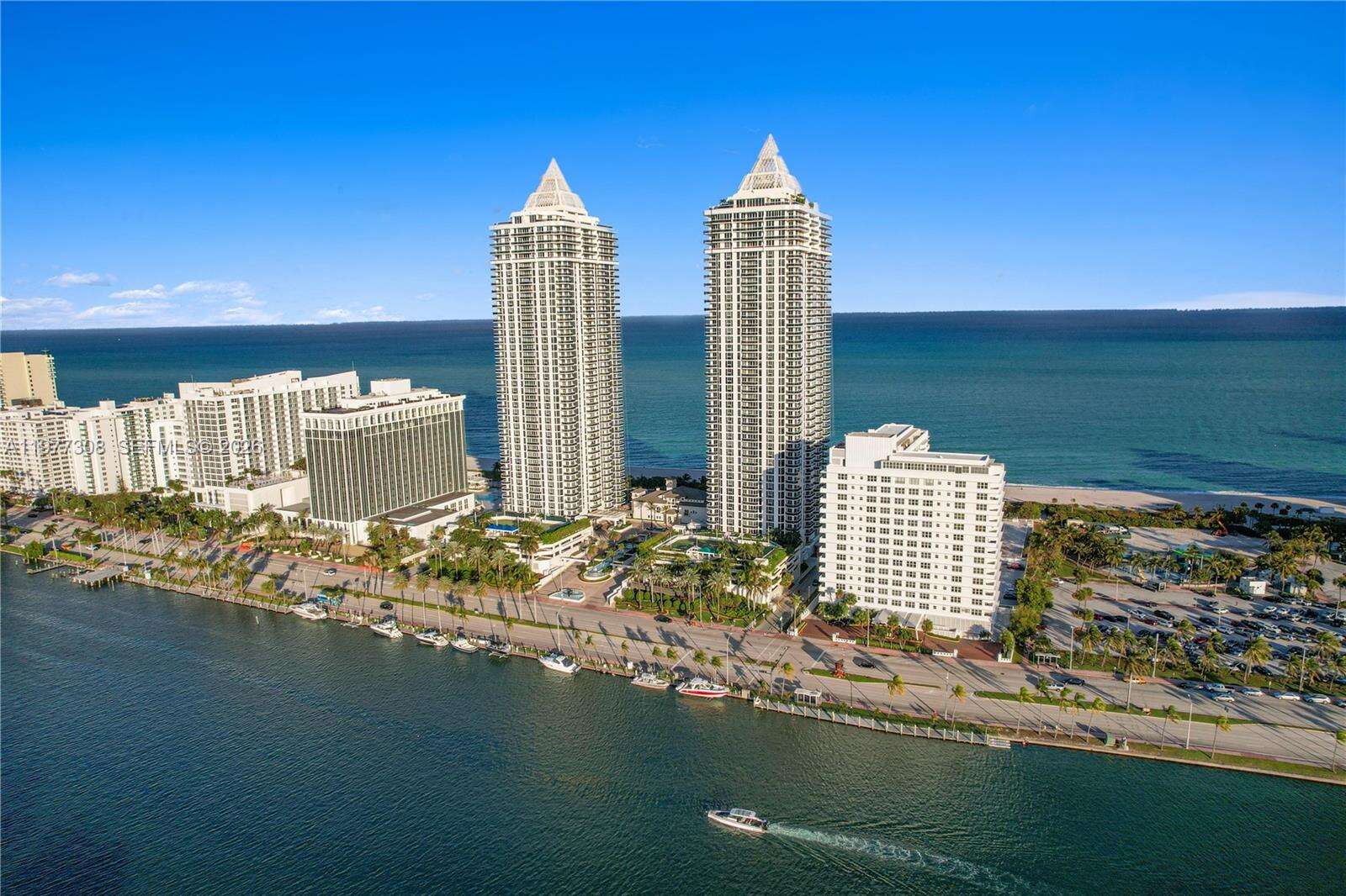 Blue Diamond at 4779 Collins Ave, Miami Beach, FL 33140 - For Rent photo 57