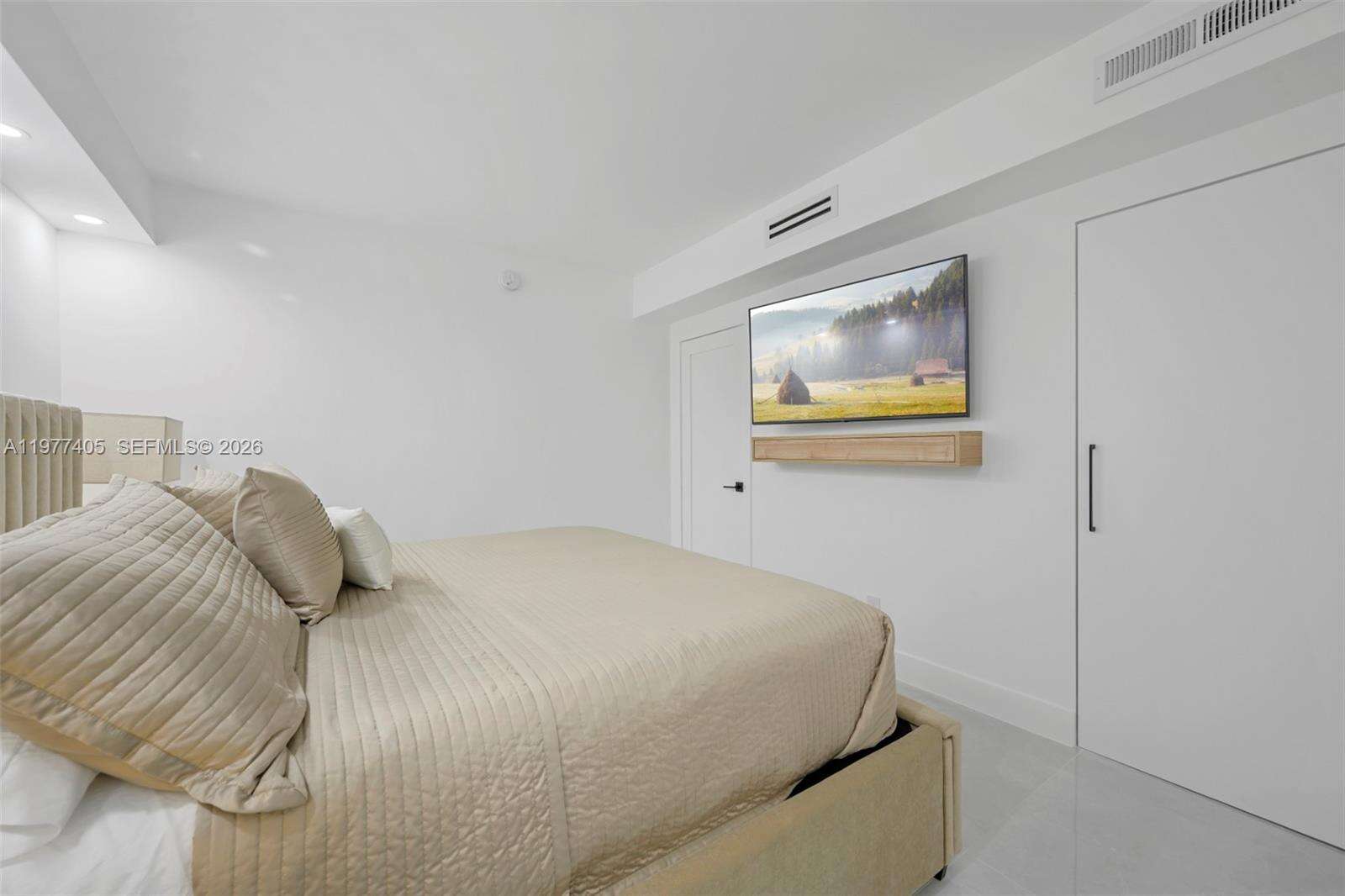 Ocean Reserve at 19370 Collins Ave, Sunny Isles Beach, FL 33160 - For Rent photo 12