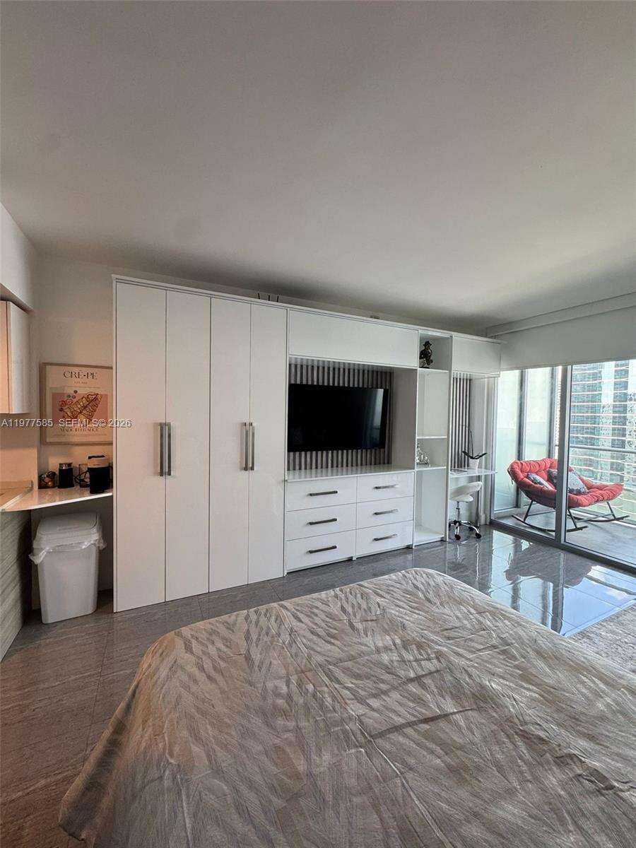 Brickell House at 1300 Brickell Bay Dr, Miami, FL 33131 - For Rent photo 4