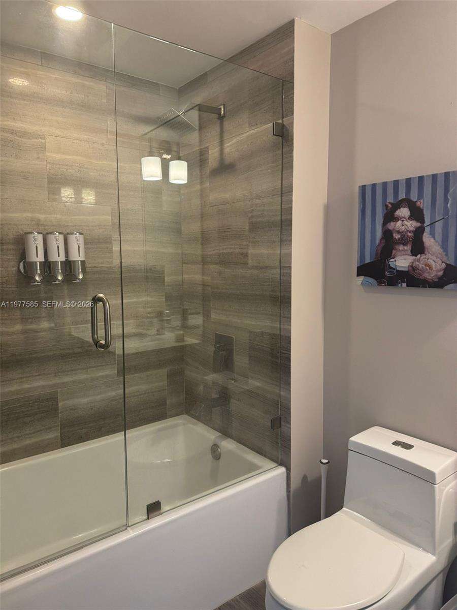 Brickell House at 1300 Brickell Bay Dr, Miami, FL 33131 - For Rent photo 8