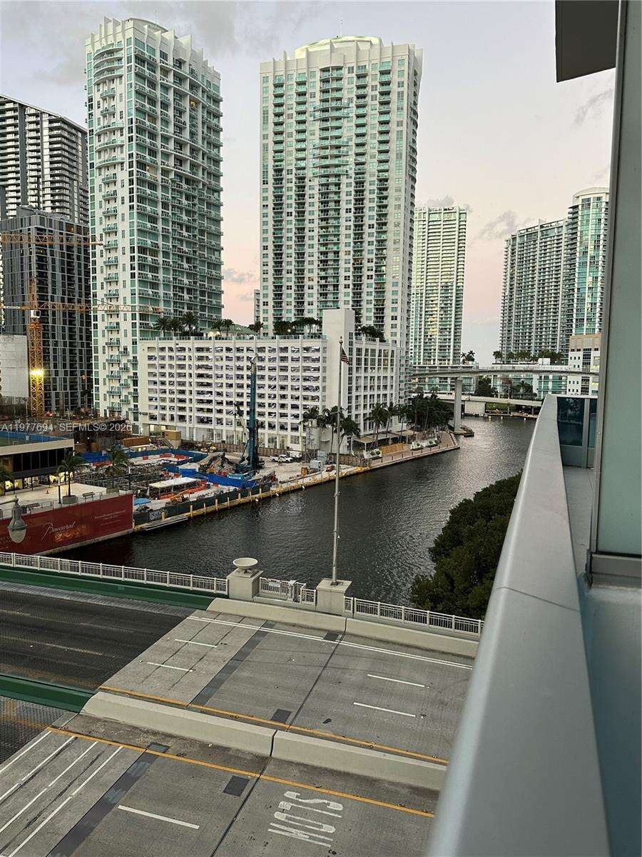 Epic Residences at 200 Biscayne Blvd Way, Miami, FL 33131 - For Rent photo 14