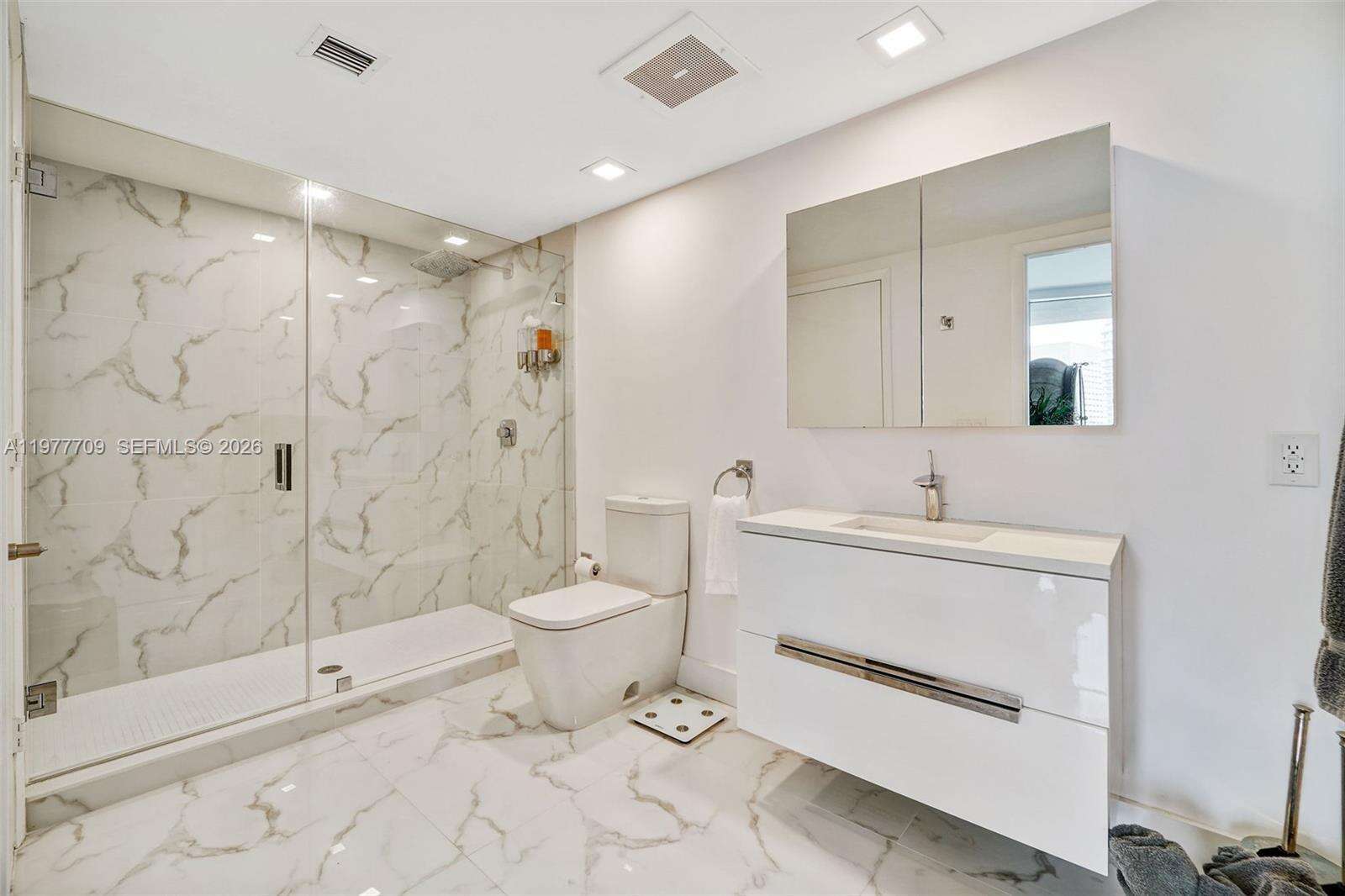 Icon Brickell 2 at 495 Brickell Ave, Miami, FL 33131 - For Rent photo 25