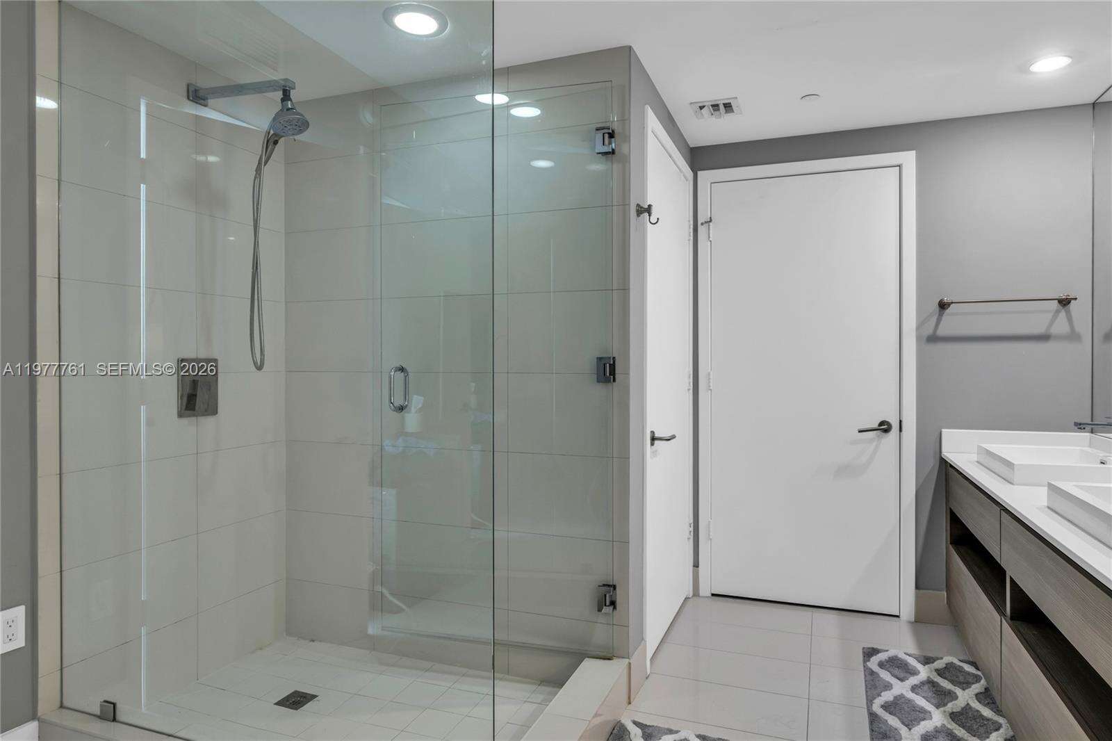 Icon Bay at 460 28 St, Miami, FL 33137 - For Rent photo 38