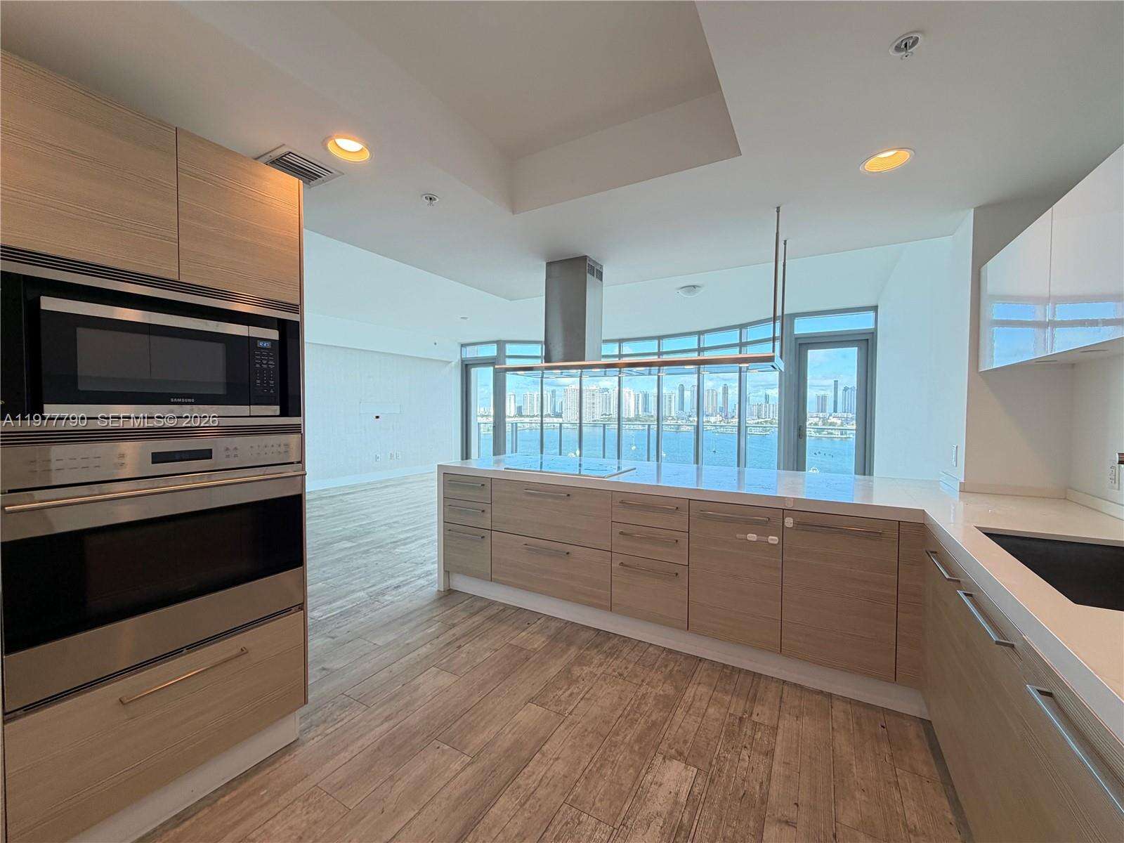 Marina Palms at 17111 Biscayne Blvd, North Miami Beach, FL 33160 - For Rent photo 11