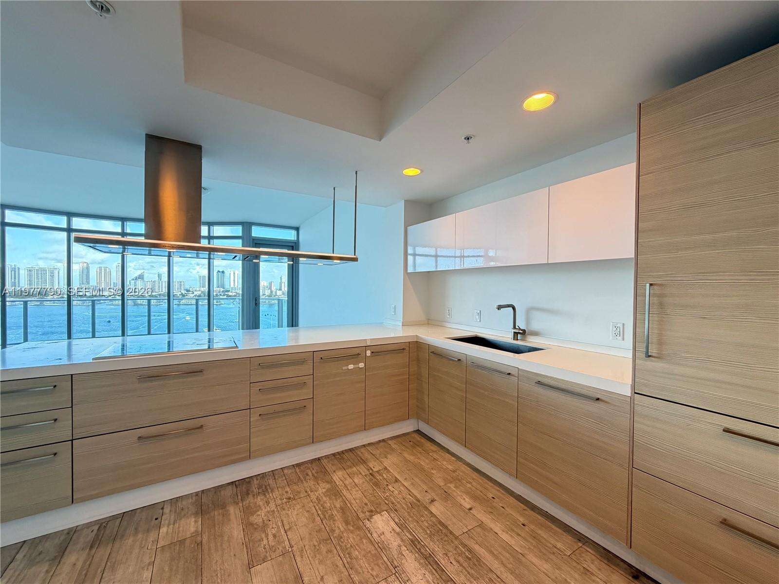 Marina Palms at 17111 Biscayne Blvd, North Miami Beach, FL 33160 - For Rent photo 12