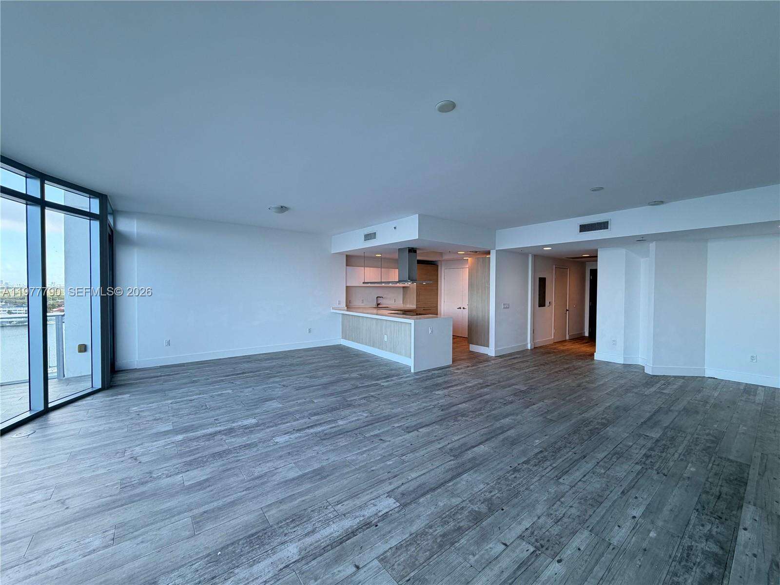 Marina Palms at 17111 Biscayne Blvd, North Miami Beach, FL 33160 - For Rent photo 14