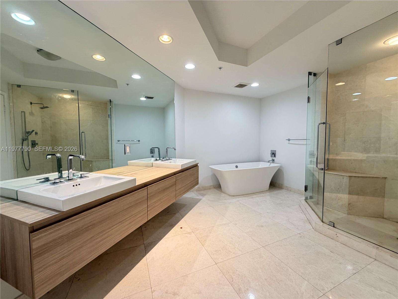 Marina Palms at 17111 Biscayne Blvd, North Miami Beach, FL 33160 - For Rent photo 17
