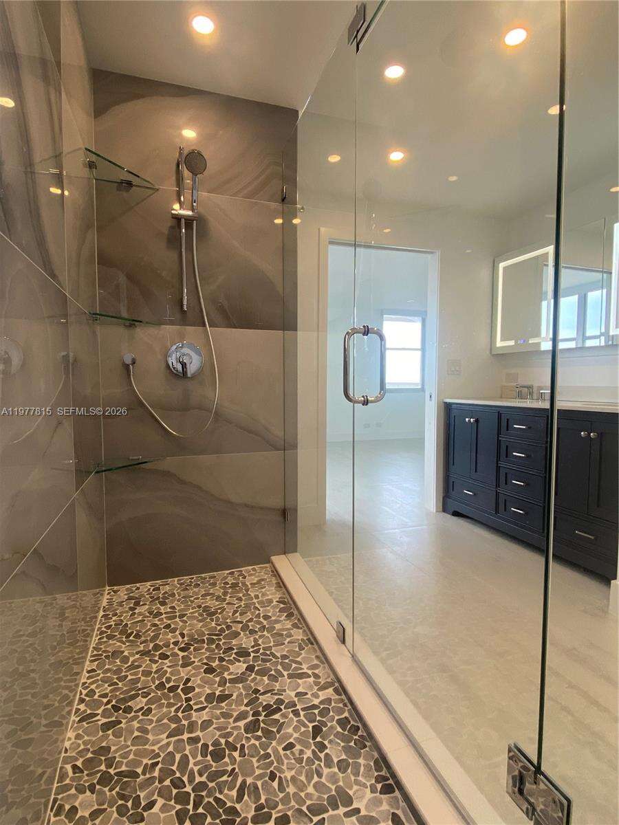 Maison Grande at 6039 Collins Ave, Miami Beach, FL 33140 - For Rent photo 16
