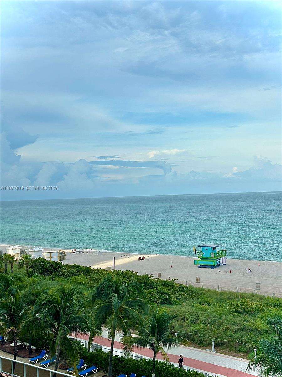 Maison Grande at 6039 Collins Ave, Miami Beach, FL 33140 - For Rent photo 22