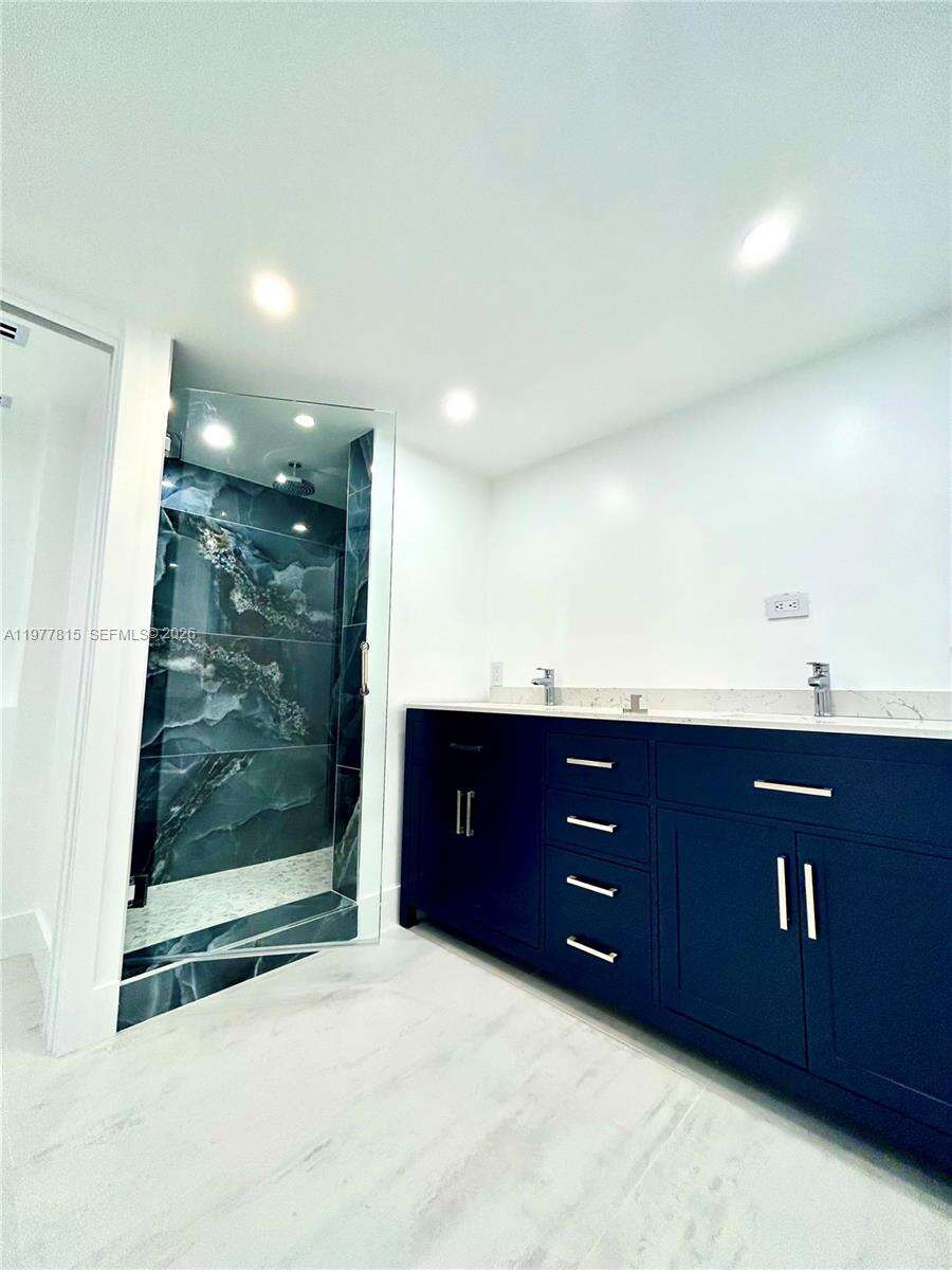 Maison Grande at 6039 Collins Ave, Miami Beach, FL 33140 - For Rent photo 9