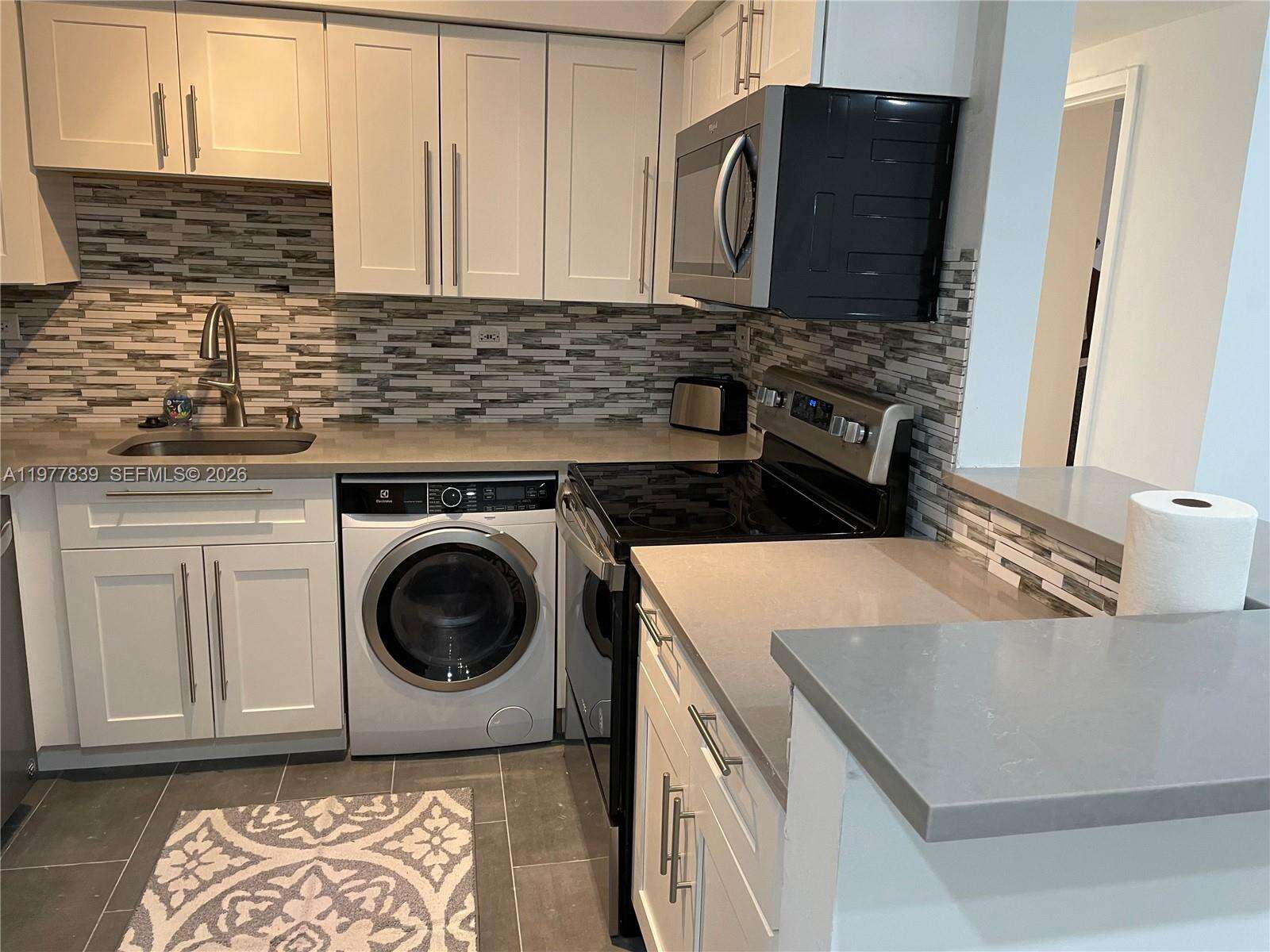 Flamingo South Beach at 1500 Bay Rd, Miami Beach, FL 33139 - For Rent photo 4