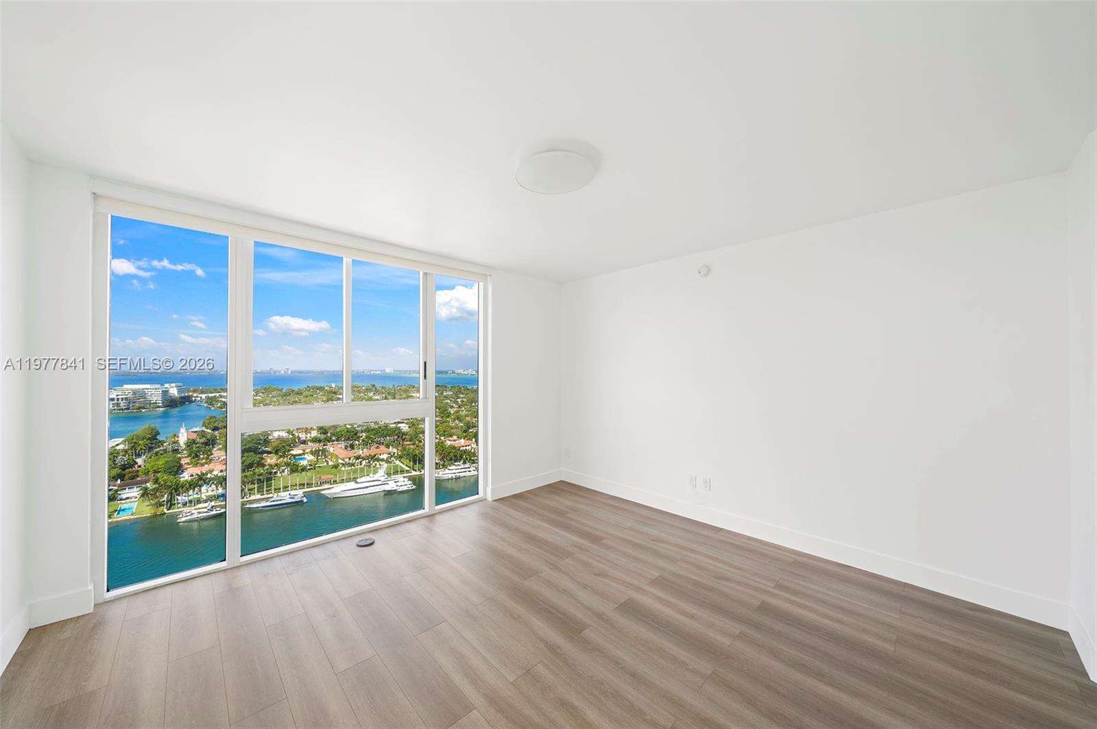 Green Diamond at 4775 Collins Ave, Miami Beach, FL 33140 - For Rent photo 9