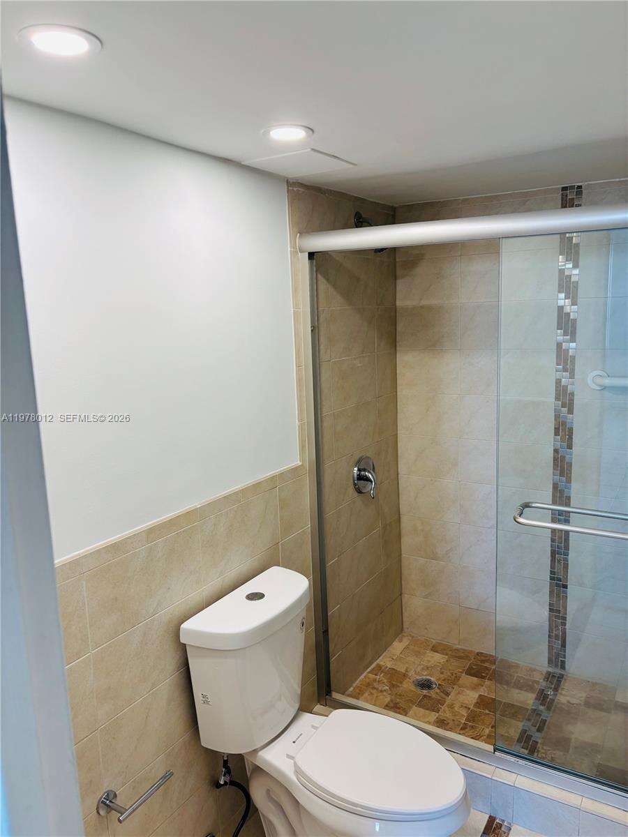 Brickell Bay Club at 2333 Brickell Ave, Miami, FL 33129 - For Rent photo 13