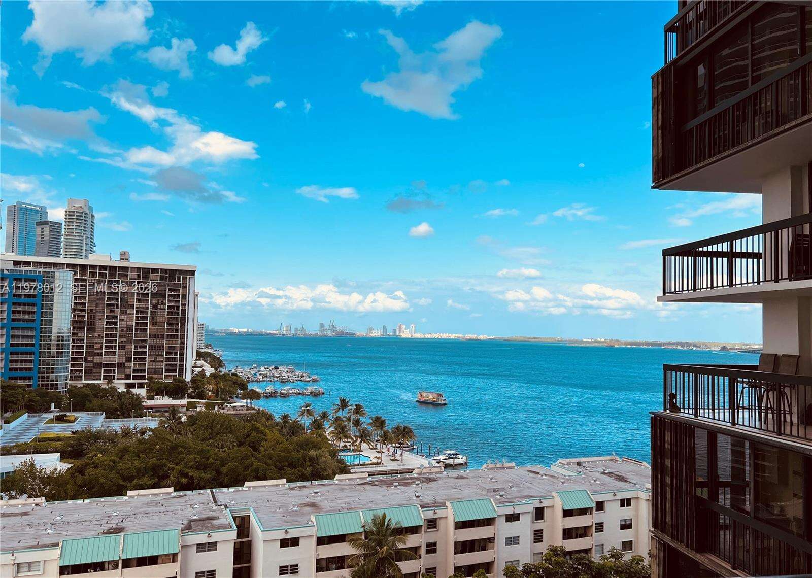Brickell Bay Club at 2333 Brickell Ave, Miami, FL 33129 - For Rent photo 17