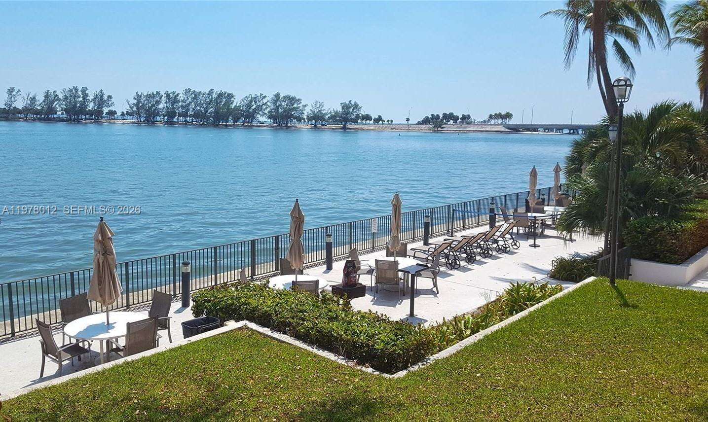 Brickell Bay Club at 2333 Brickell Ave, Miami, FL 33129 - For Rent photo 24