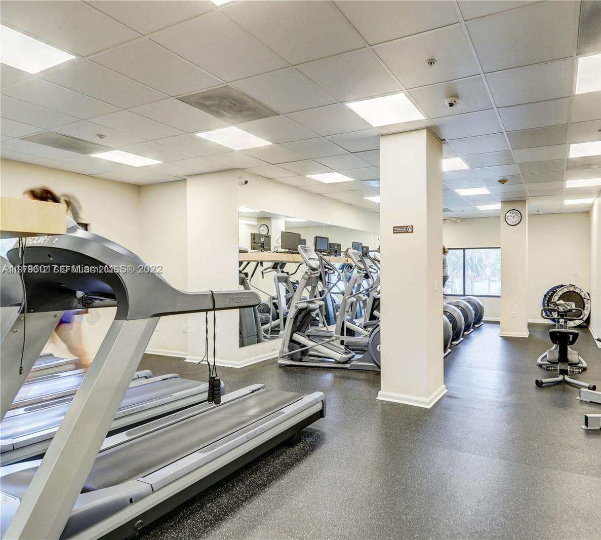 Brickell Bay Club at 2333 Brickell Ave, Miami, FL 33129 - For Rent photo 27