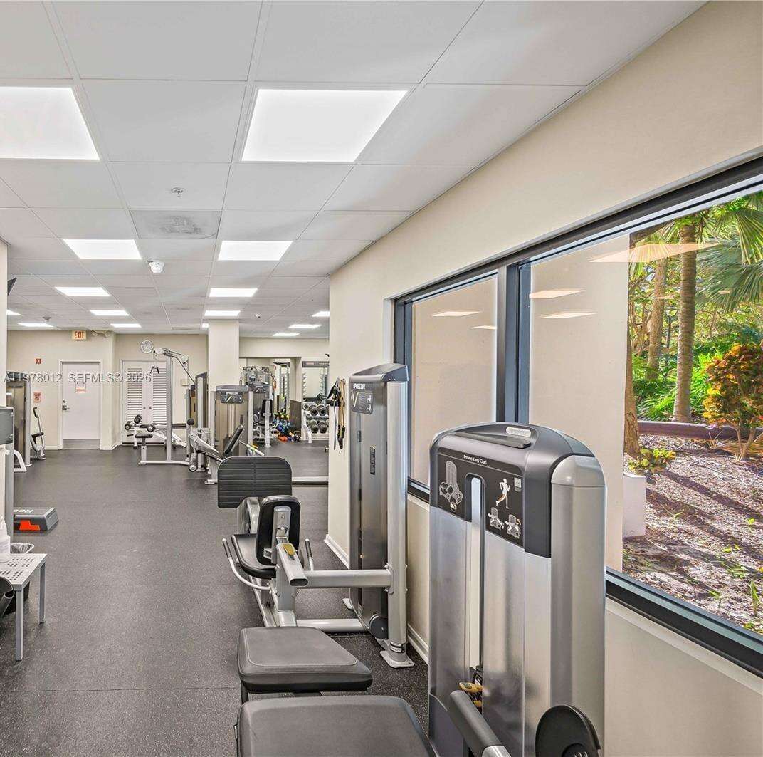 Brickell Bay Club at 2333 Brickell Ave, Miami, FL 33129 - For Rent photo 29