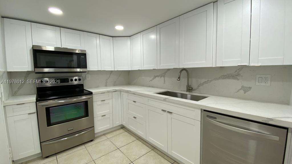 Brickell Bay Club at 2333 Brickell Ave, Miami, FL 33129 - For Rent photo 6