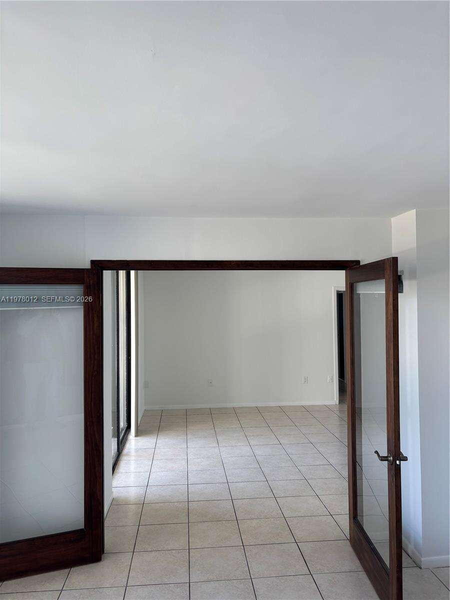 Brickell Bay Club at 2333 Brickell Ave, Miami, FL 33129 - For Rent photo 8