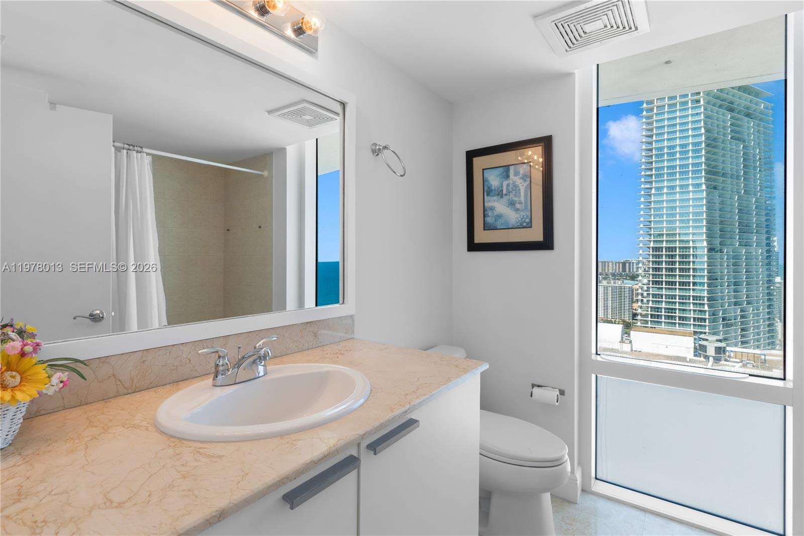 La Perla at 16699 Collins Ave, Sunny Isles Beach, FL 33160 - For Rent photo 12