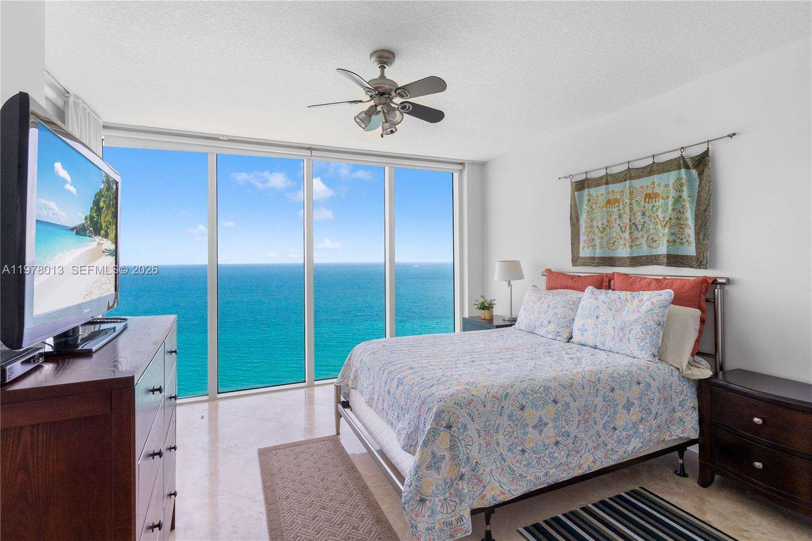 La Perla at 16699 Collins Ave, Sunny Isles Beach, FL 33160 - For Rent photo 17