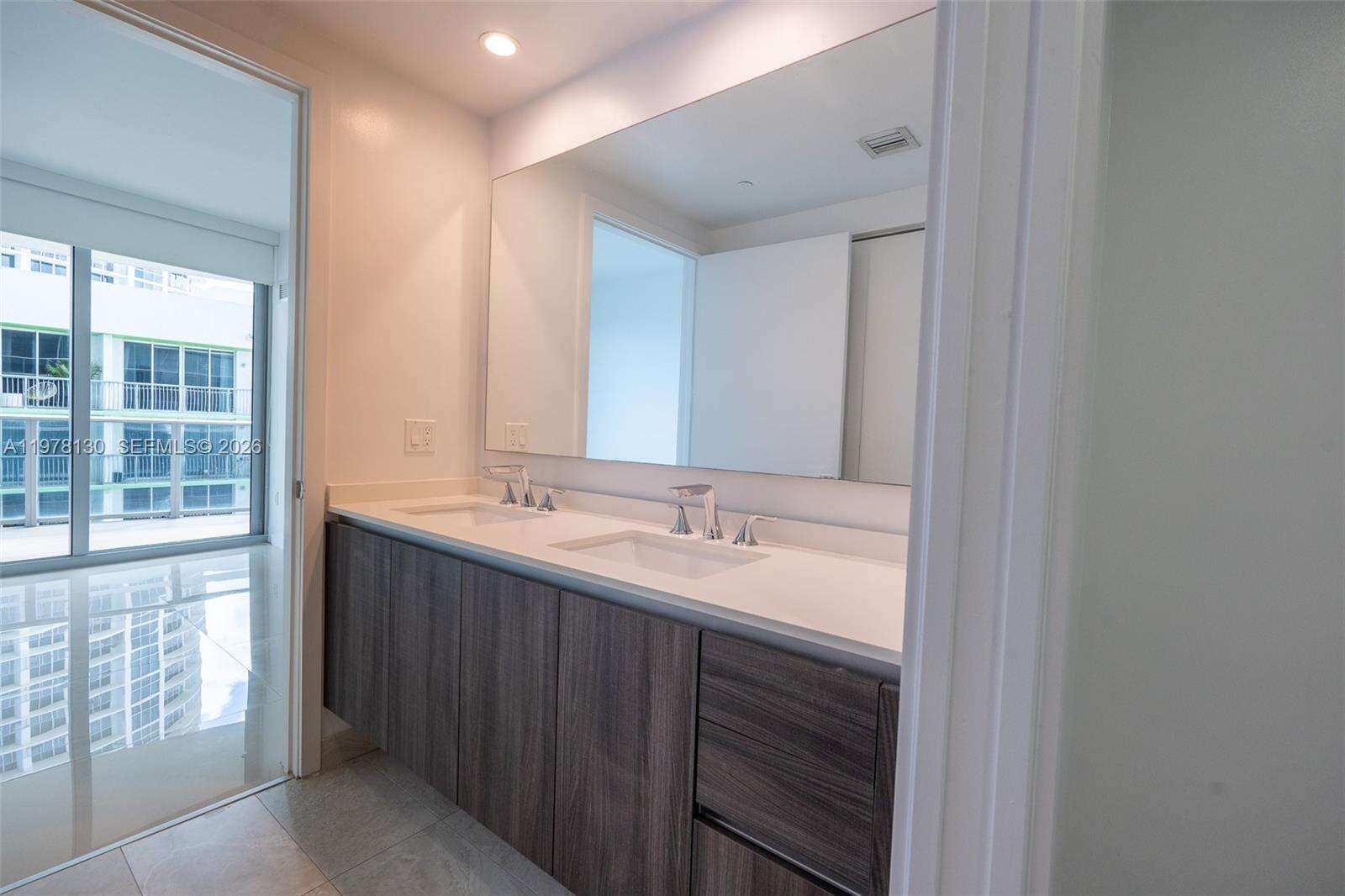 Aria On The Bay at 488 18 St, Miami, FL 33132 - For Rent photo 15