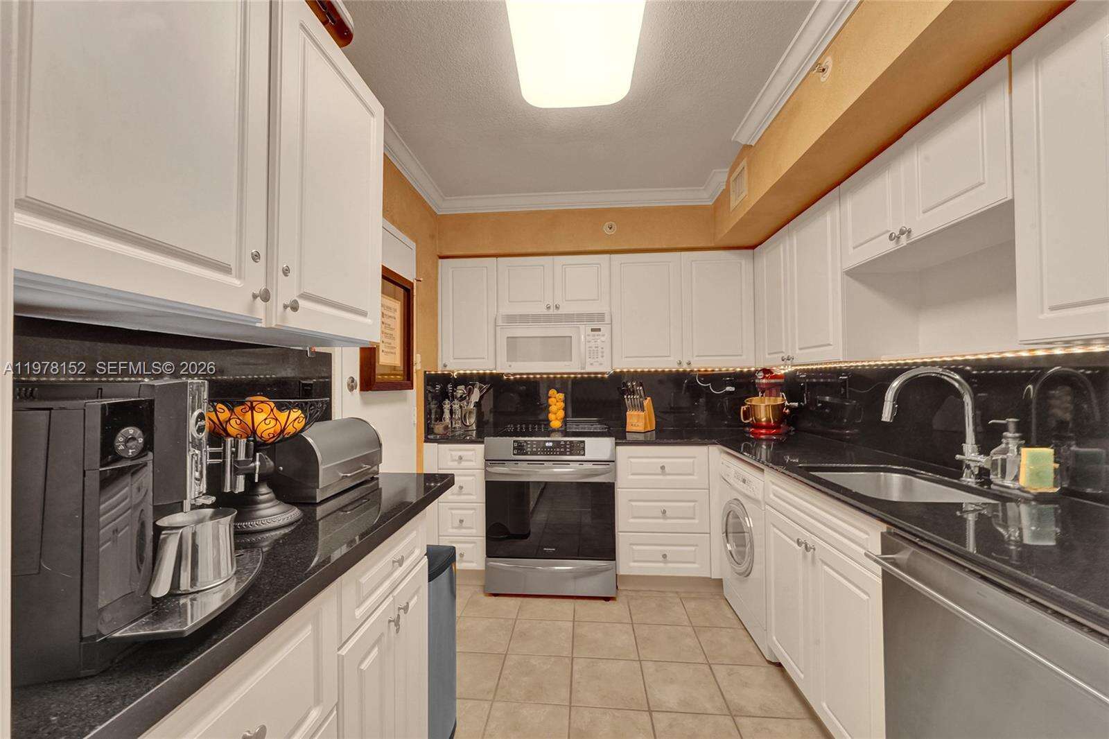 The Wave at 2501 Ocean Dr, Hollywood, FL 33019 - For Rent photo 14