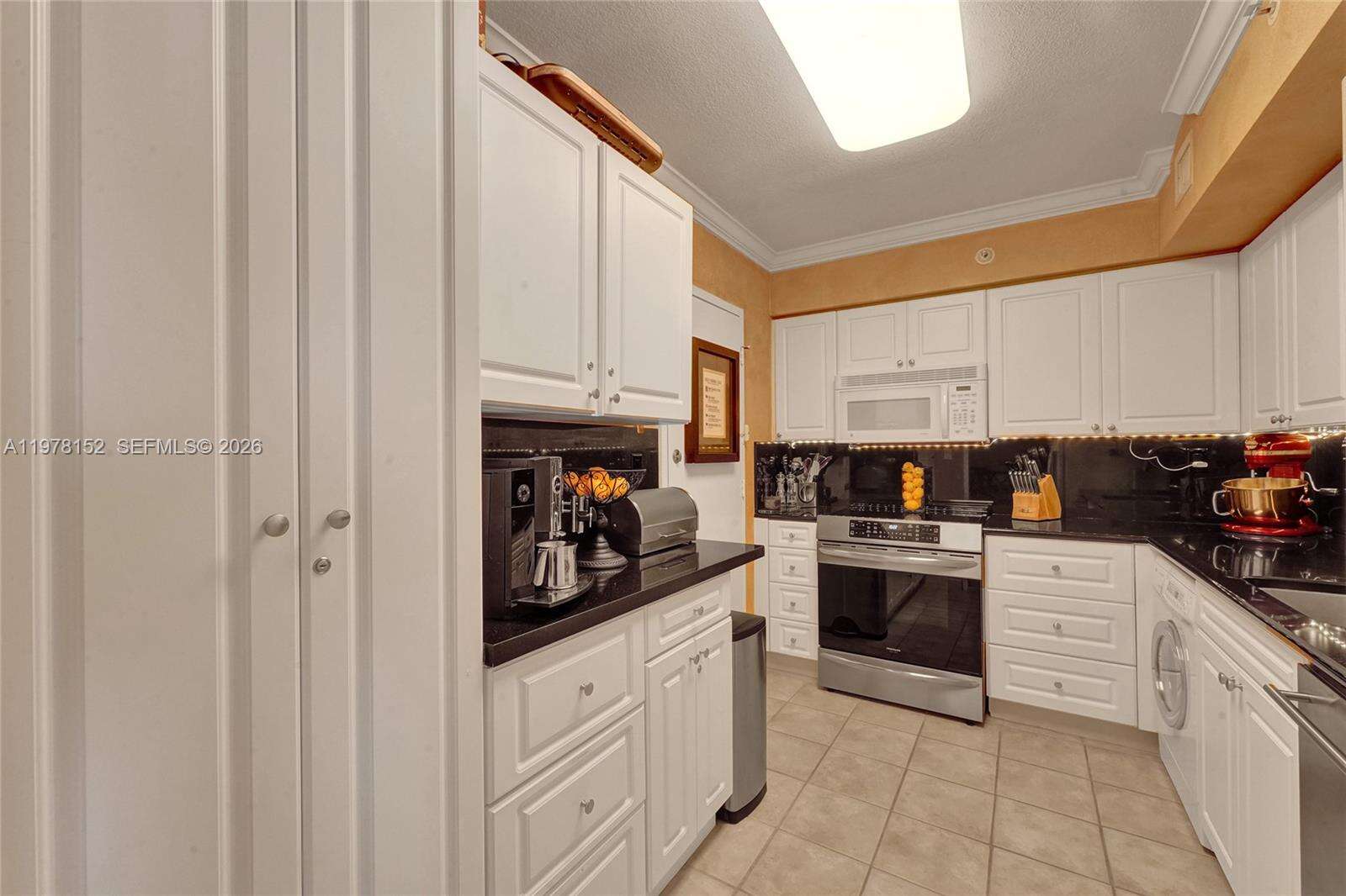 The Wave at 2501 Ocean Dr, Hollywood, FL 33019 - For Rent photo 18