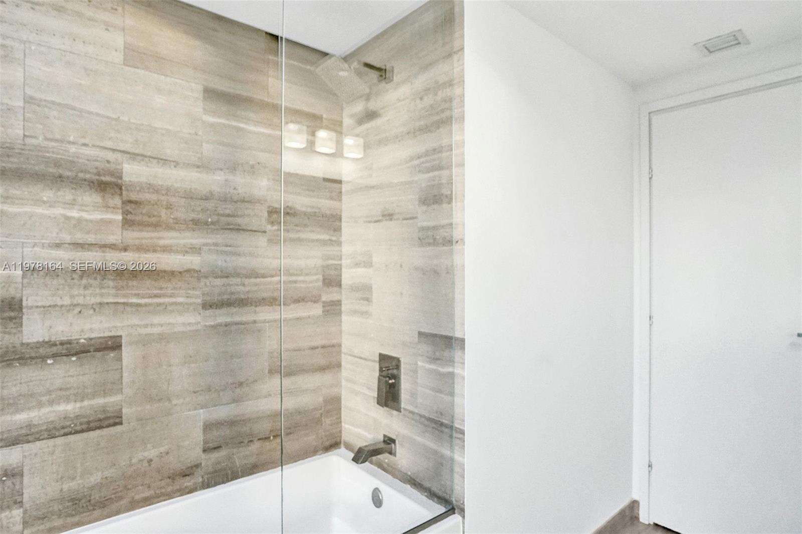 Brickell House at 1300 Brickell Bay Dr, Miami, FL 33131 - For Rent photo 13