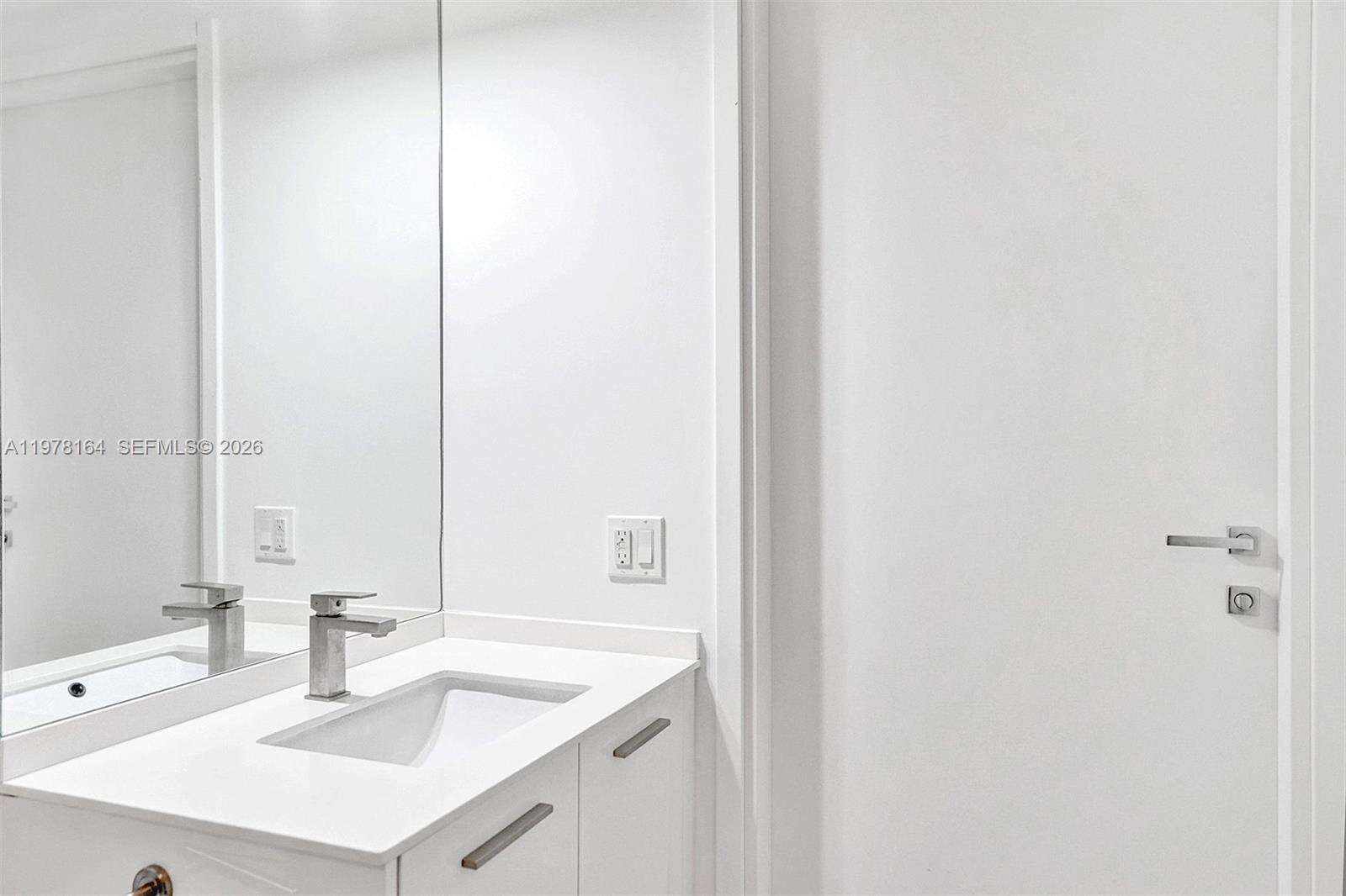 Brickell House at 1300 Brickell Bay Dr, Miami, FL 33131 - For Rent photo 16