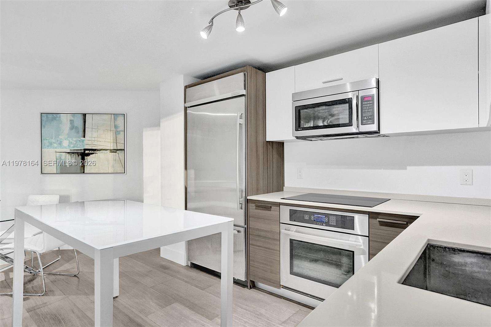 Brickell House at 1300 Brickell Bay Dr, Miami, FL 33131 - For Rent photo 25