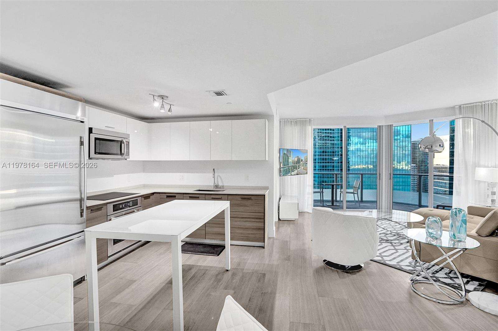 Brickell House at 1300 Brickell Bay Dr, Miami, FL 33131 - For Rent photo 28