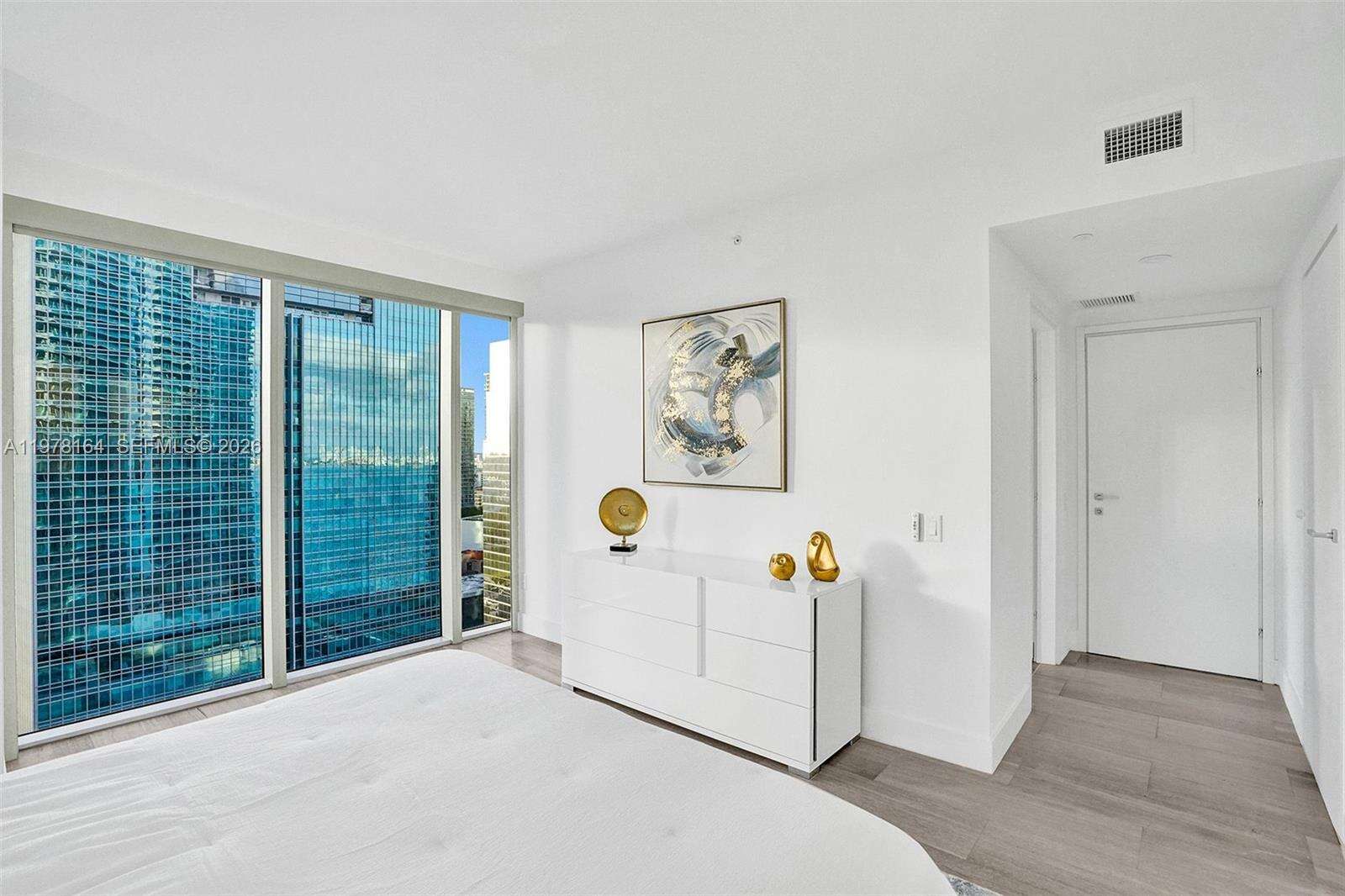 Brickell House at 1300 Brickell Bay Dr, Miami, FL 33131 - For Rent photo 7