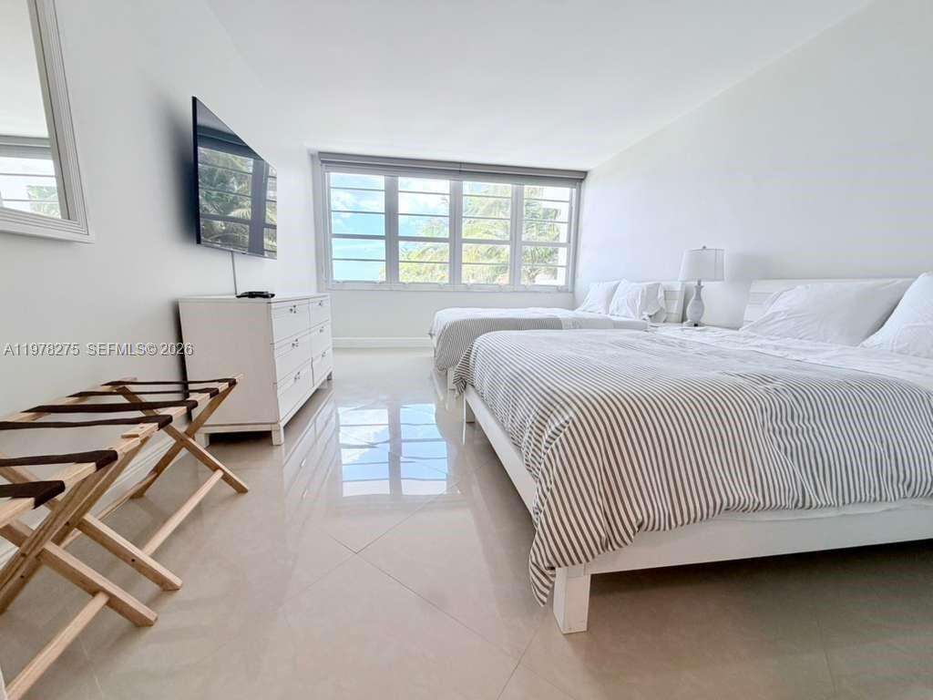Decoplage at 100 Lincoln Rd, Miami Beach, FL 33139 - For Rent photo 2