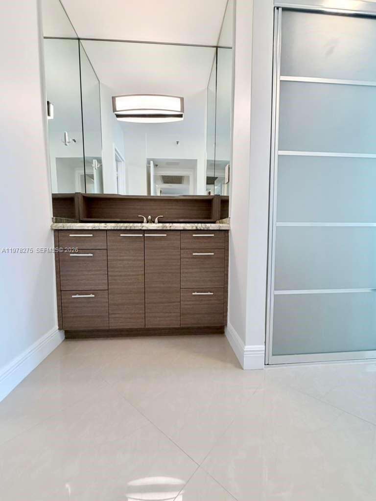Decoplage at 100 Lincoln Rd, Miami Beach, FL 33139 - For Rent photo 3