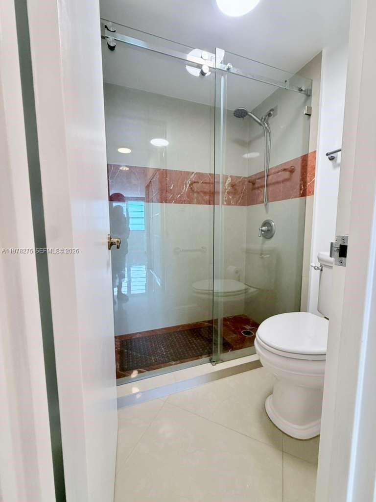 Decoplage at 100 Lincoln Rd, Miami Beach, FL 33139 - For Rent photo 5