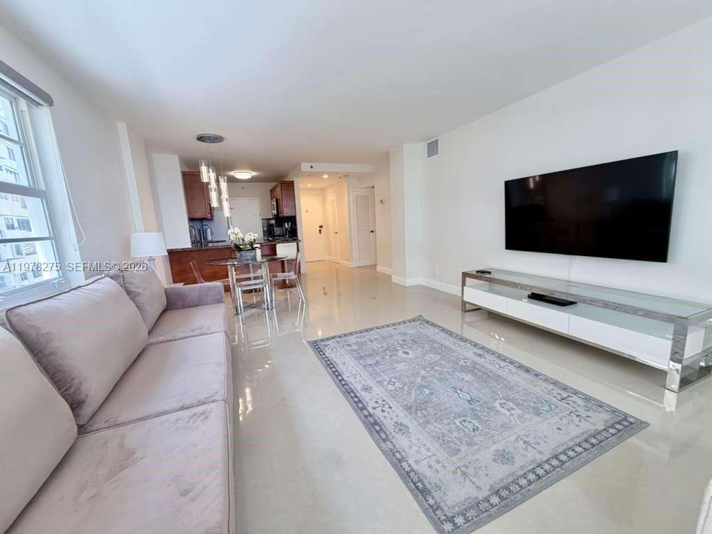 Decoplage at 100 Lincoln Rd, Miami Beach, FL 33139 - For Rent photo 9