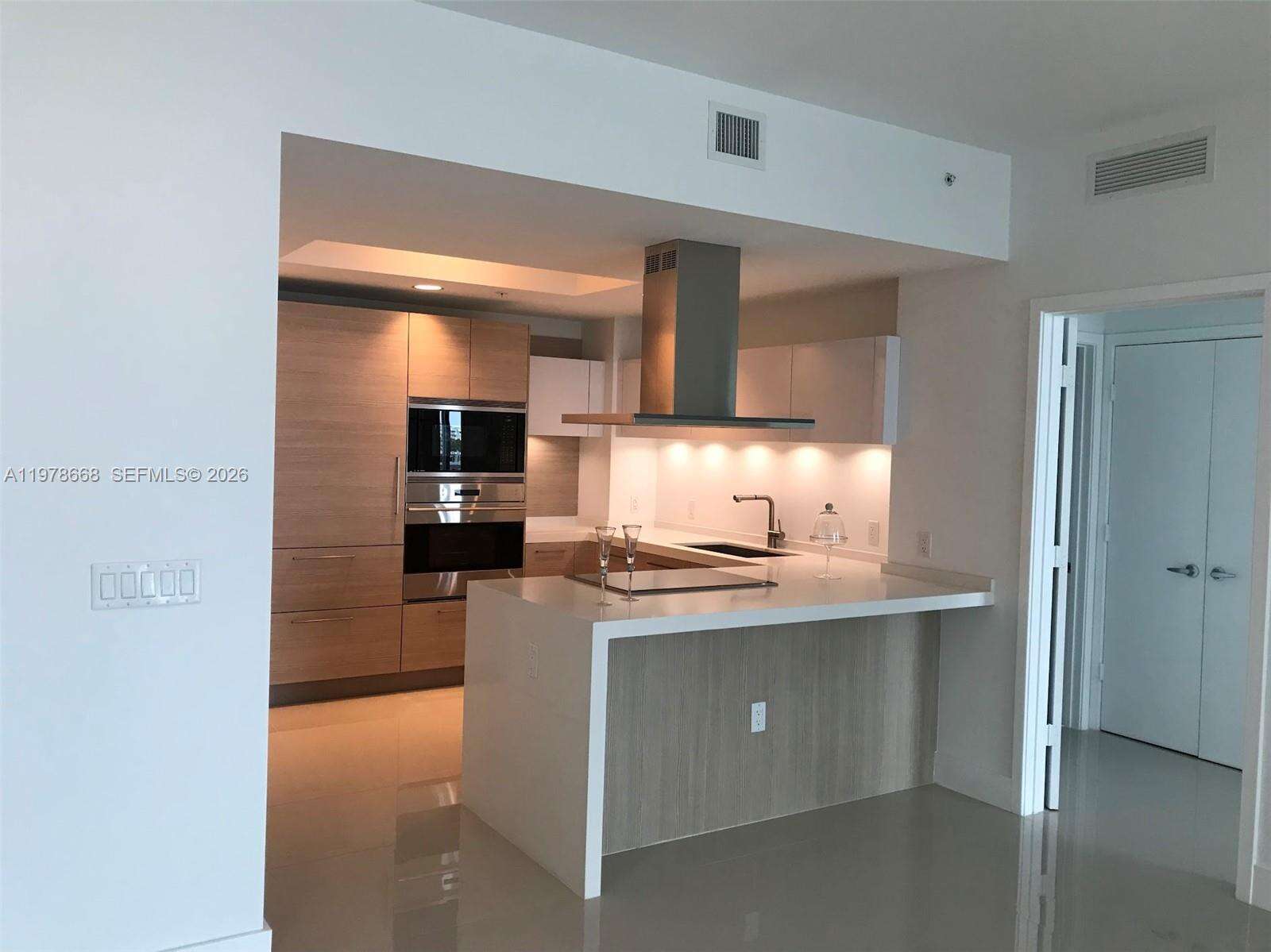Marina Palms at 17111 Biscayne Blvd, North Miami Beach, FL 33160 - For Rent photo 1