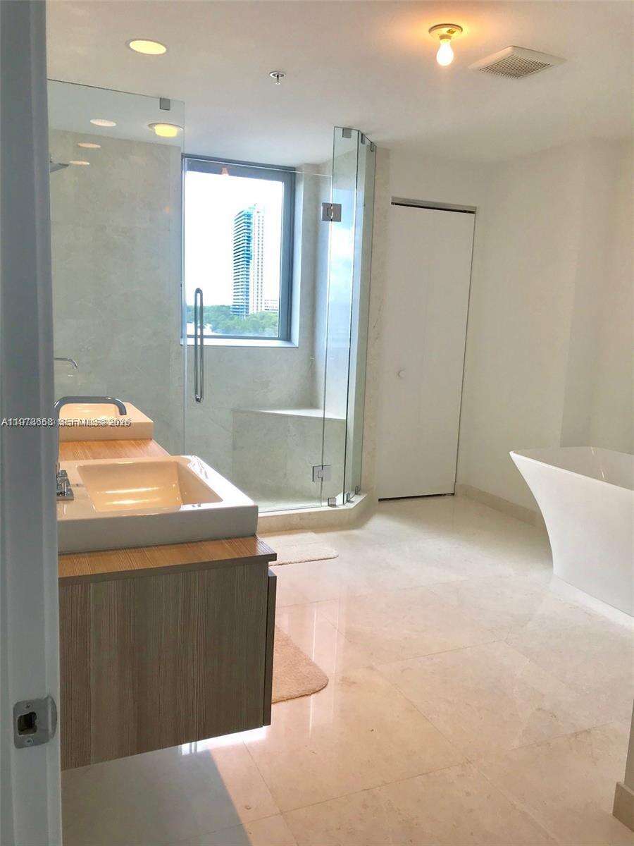 Marina Palms at 17111 Biscayne Blvd, North Miami Beach, FL 33160 - For Rent photo 11