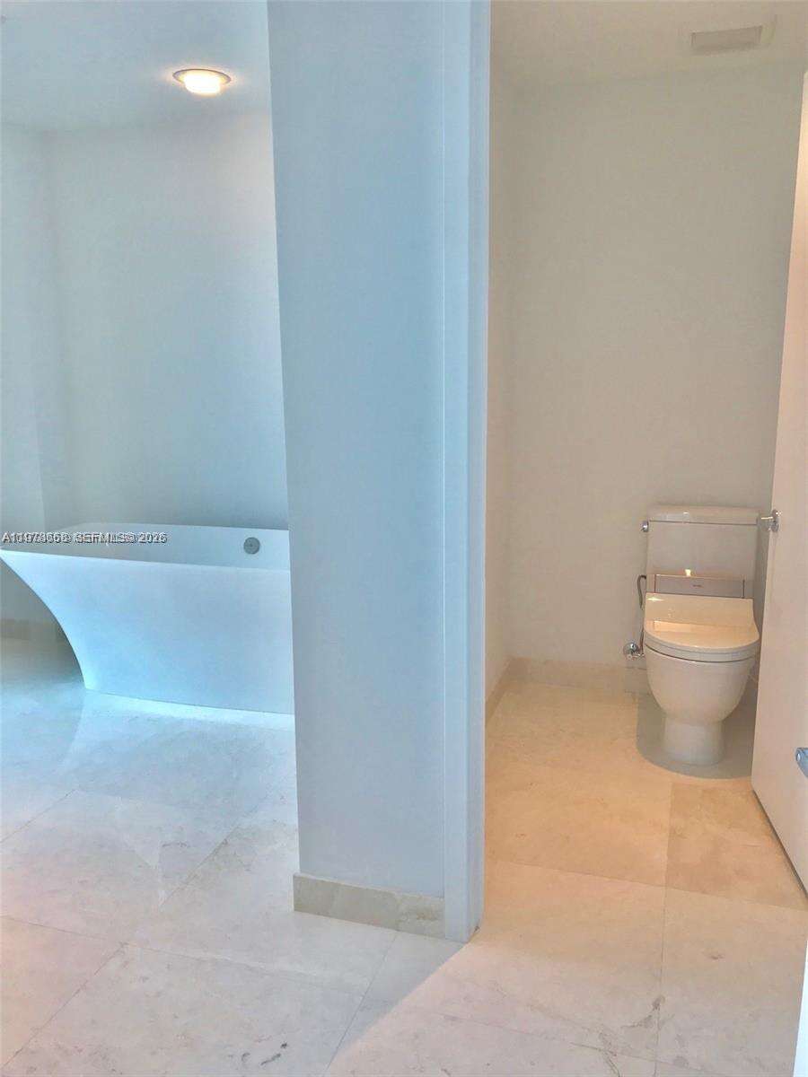 Marina Palms at 17111 Biscayne Blvd, North Miami Beach, FL 33160 - For Rent photo 13
