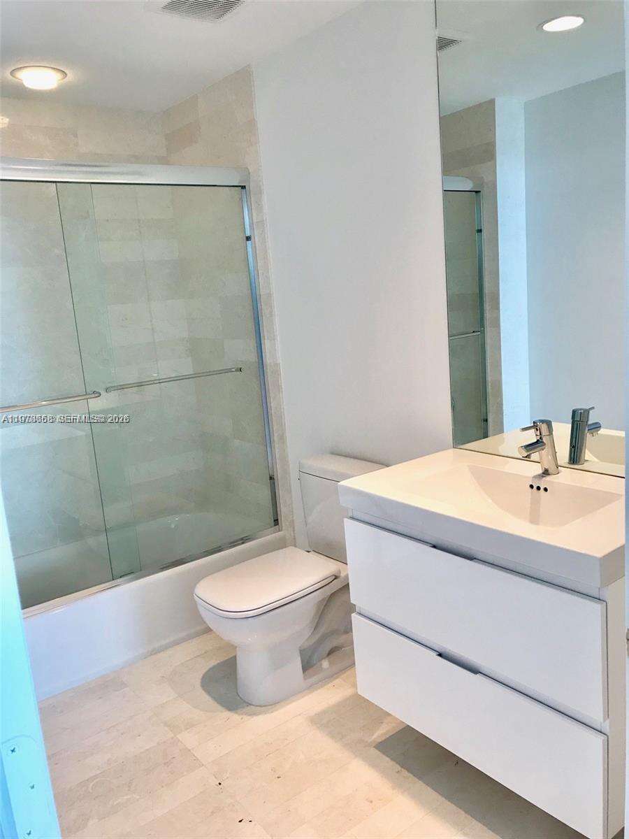 Marina Palms at 17111 Biscayne Blvd, North Miami Beach, FL 33160 - For Rent photo 4