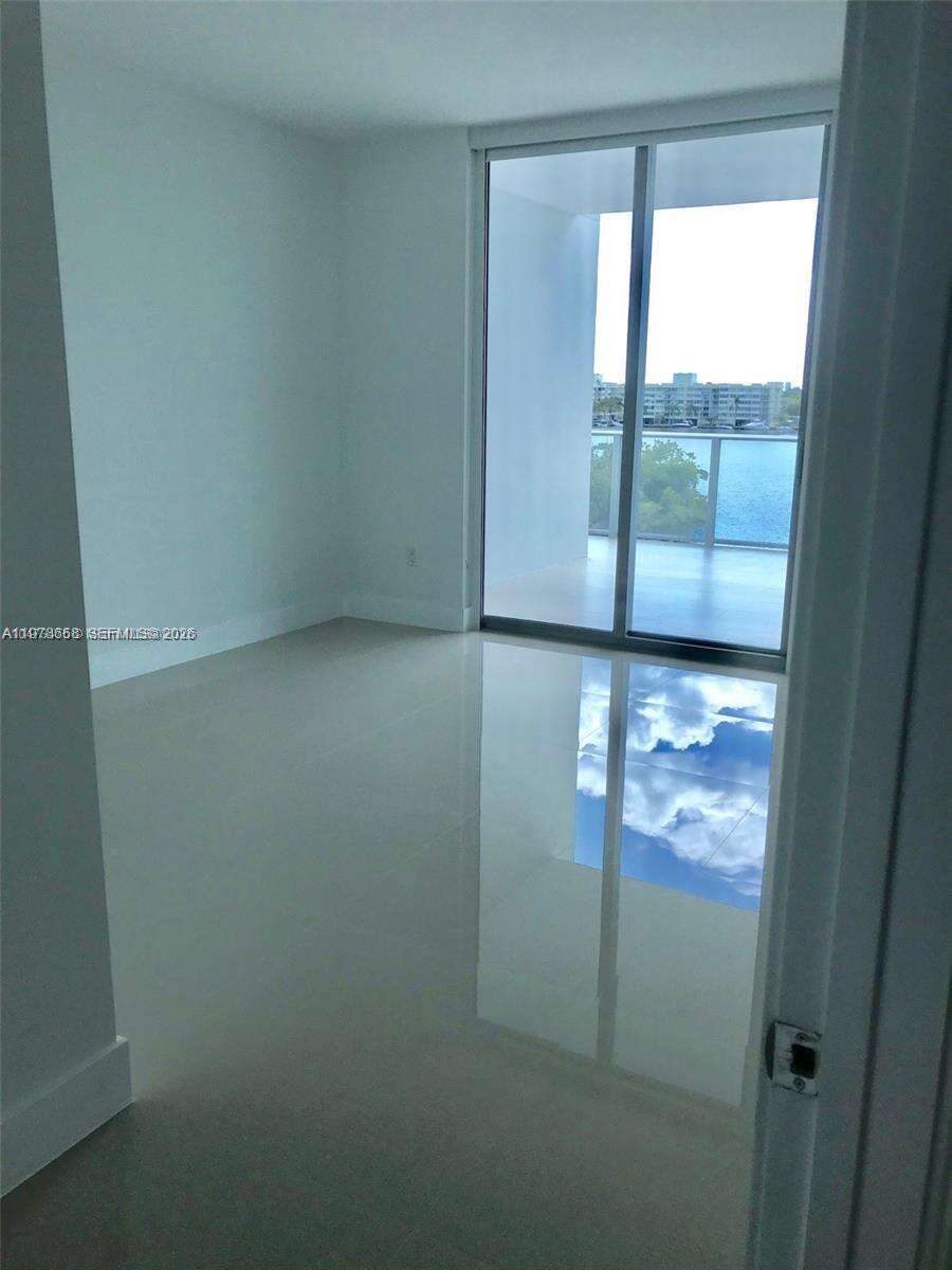 Marina Palms at 17111 Biscayne Blvd, North Miami Beach, FL 33160 - For Rent photo 5