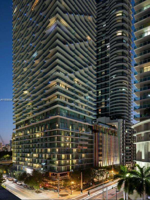 Sls Brickell at 1300 Miami Ave, Miami, FL 33130 - For Rent photo 21