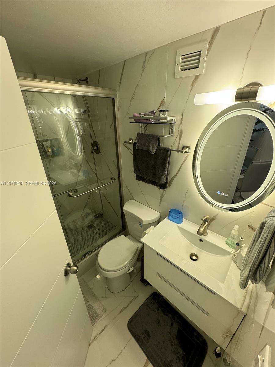 Four Ambassadors at 999 Brickell Bay Dr, Miami, FL 33131 - For Rent photo 13