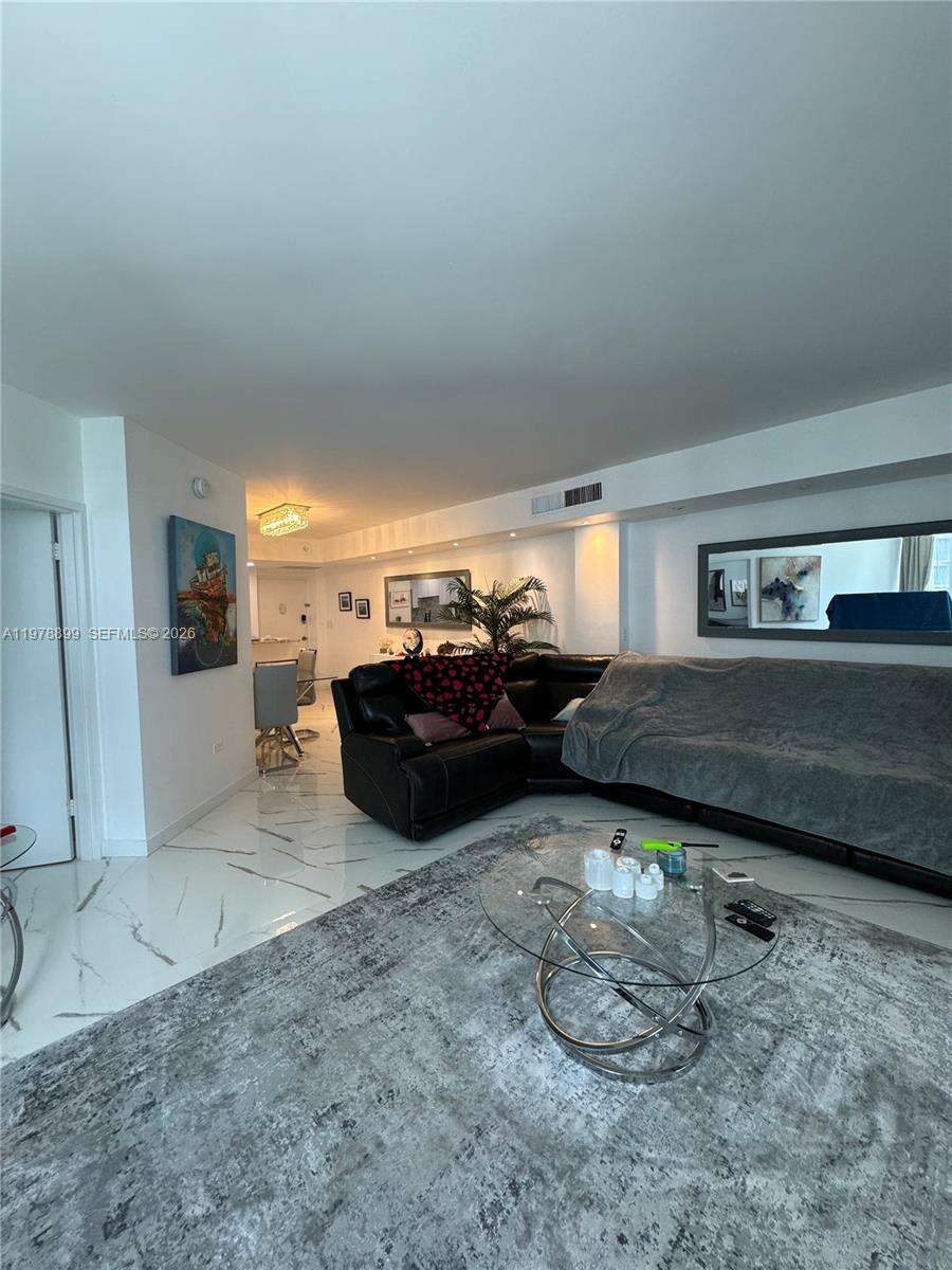 Four Ambassadors at 999 Brickell Bay Dr, Miami, FL 33131 - For Rent photo 15