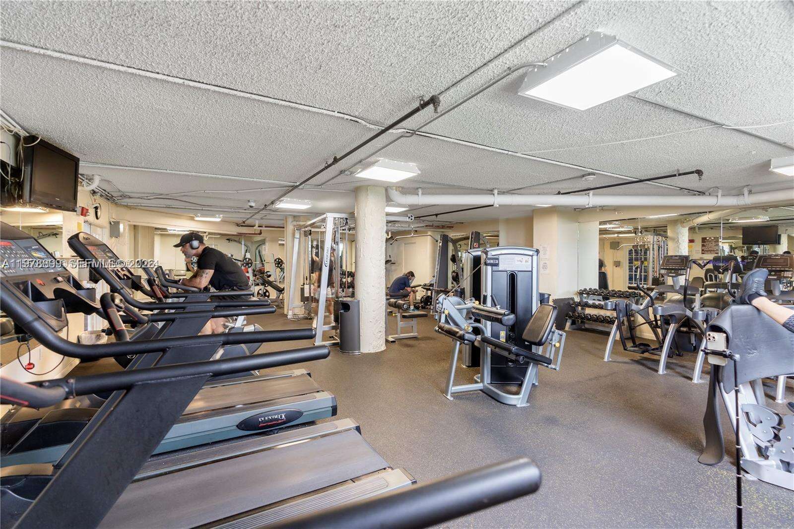 Four Ambassadors at 999 Brickell Bay Dr, Miami, FL 33131 - For Rent photo 31