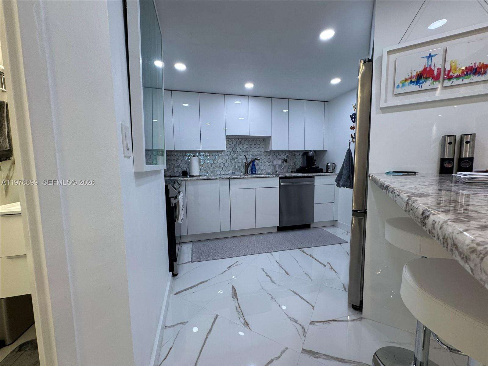 Four Ambassadors at 999 Brickell Bay Dr, Miami, FL 33131 - For Rent photo 9