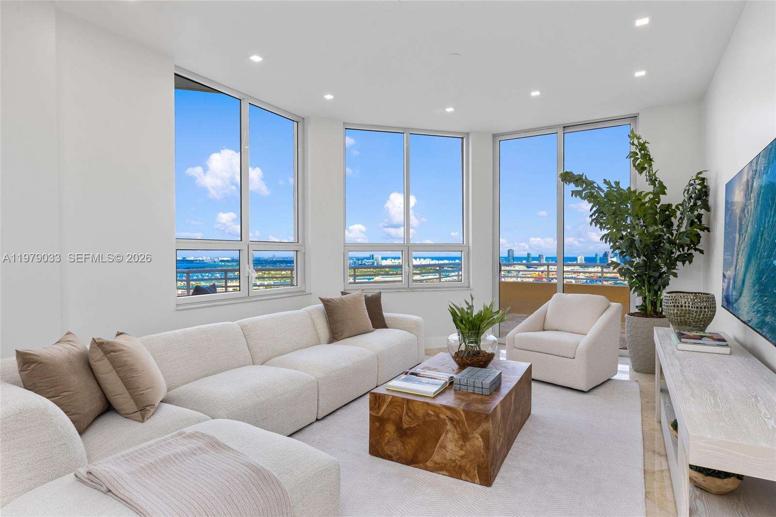 Two Tequesta Point at 808 Brickell Key Dr, Miami, FL 33131 - For Rent photo 2
